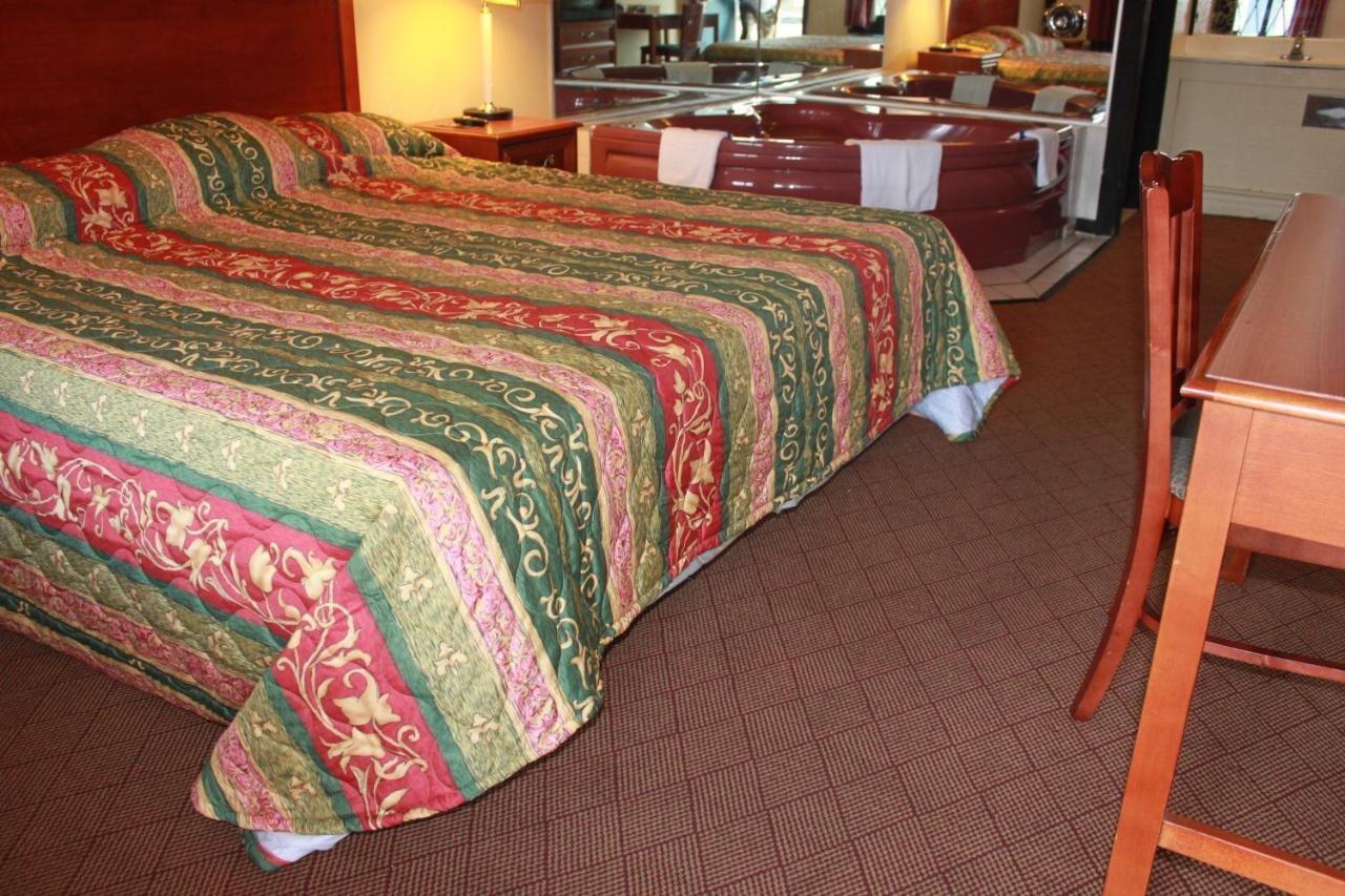 Knights Inn Индианаполис Екстериор снимка