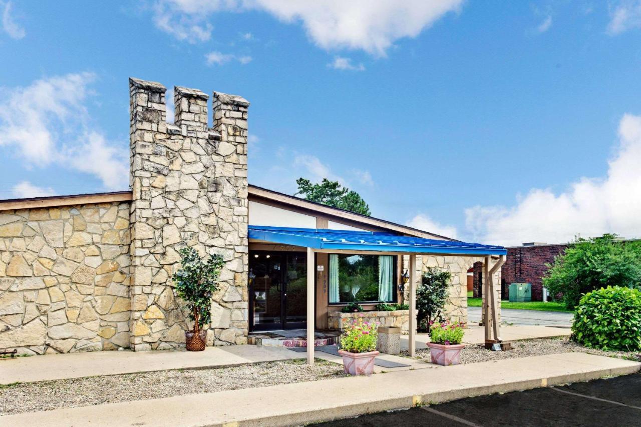 Knights Inn Индианаполис Екстериор снимка